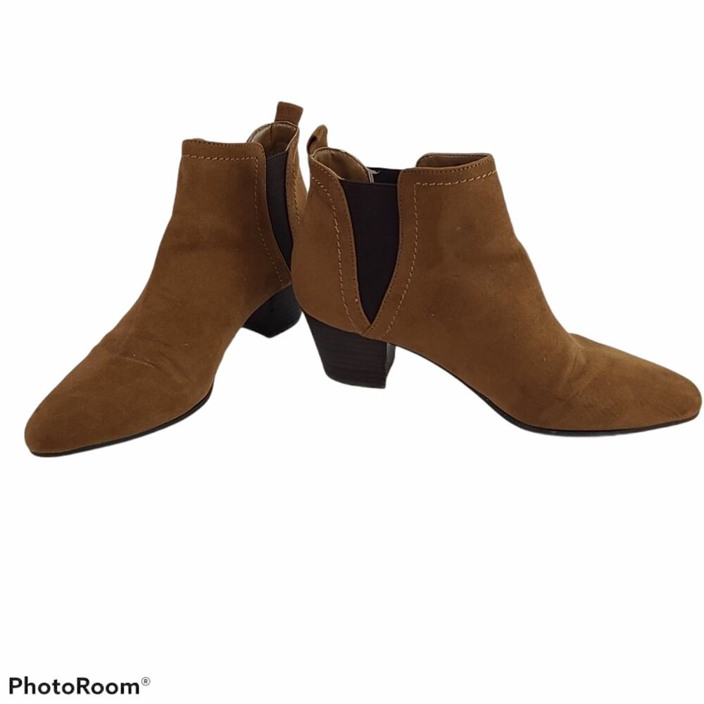 Unisa golden brown faux suede ankle booties normcore 7.5